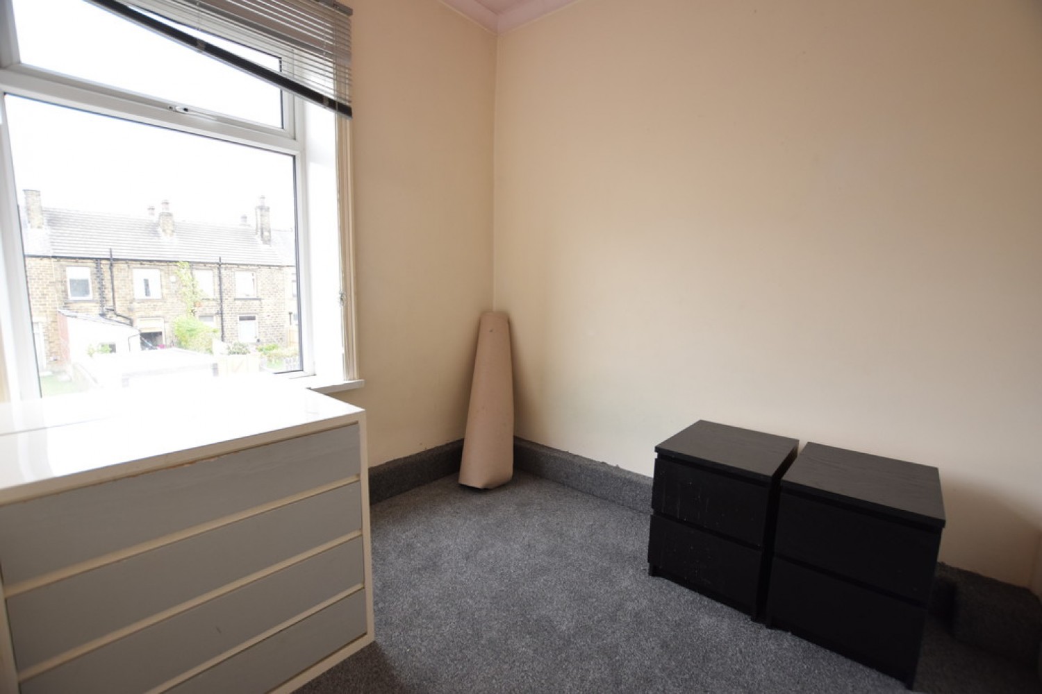 Senior Street, Moldgreen