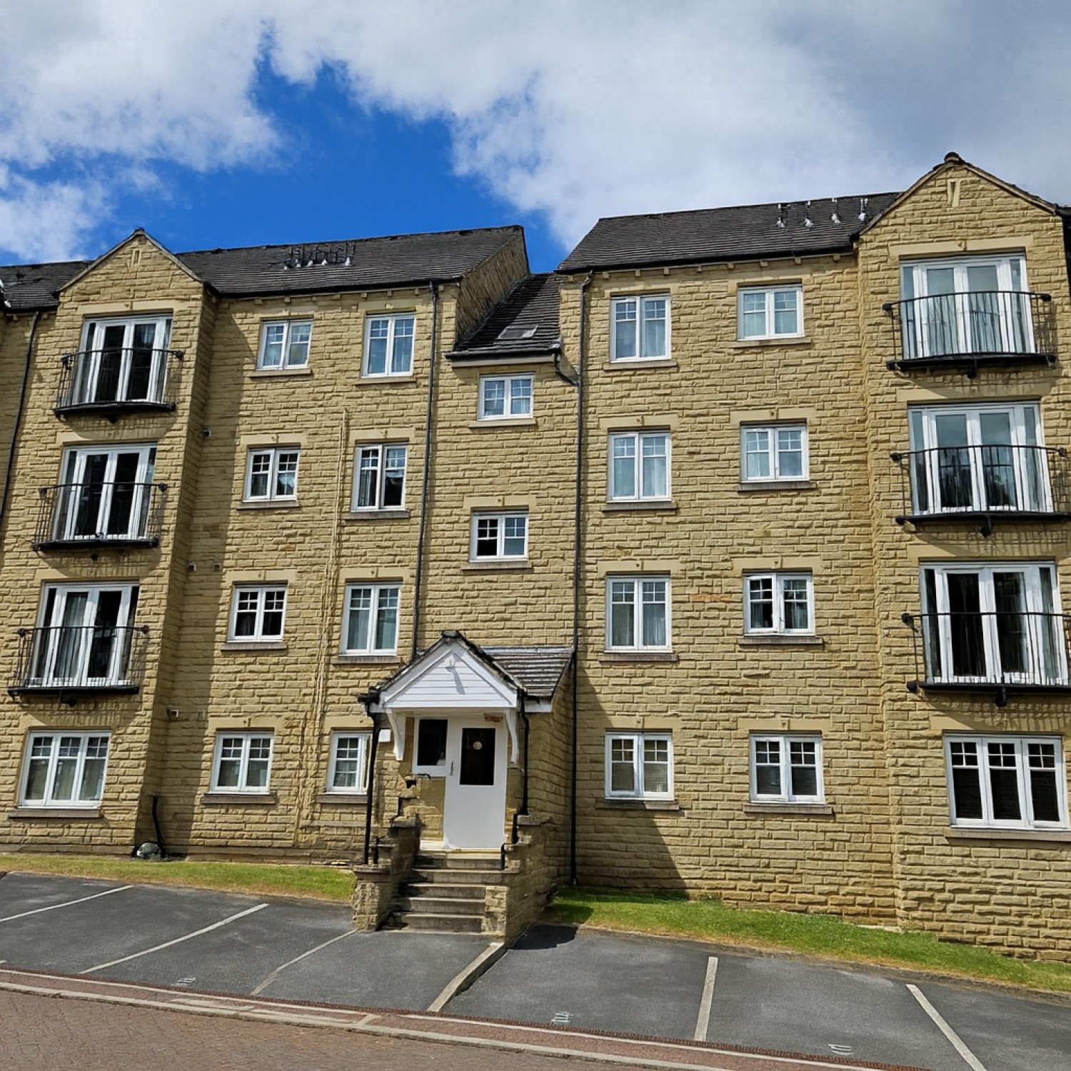 Flugel Way, Huddersfield