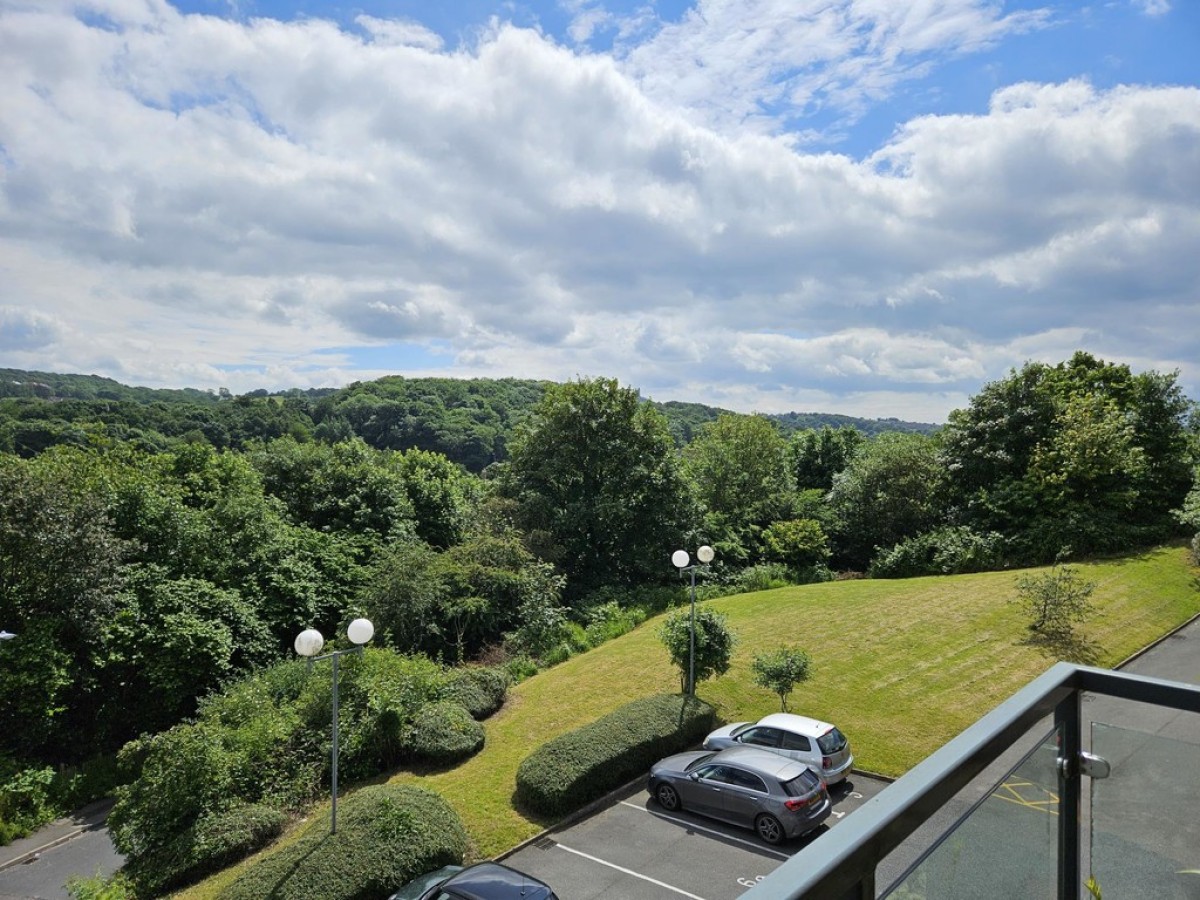 Aspley Heights, Moldgreen