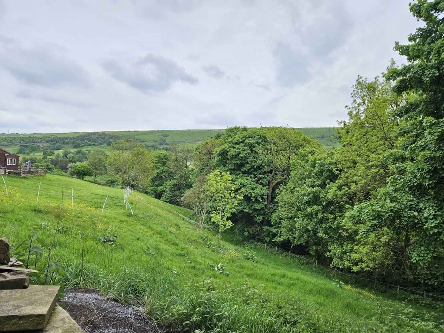 Slack Lane, Outlane