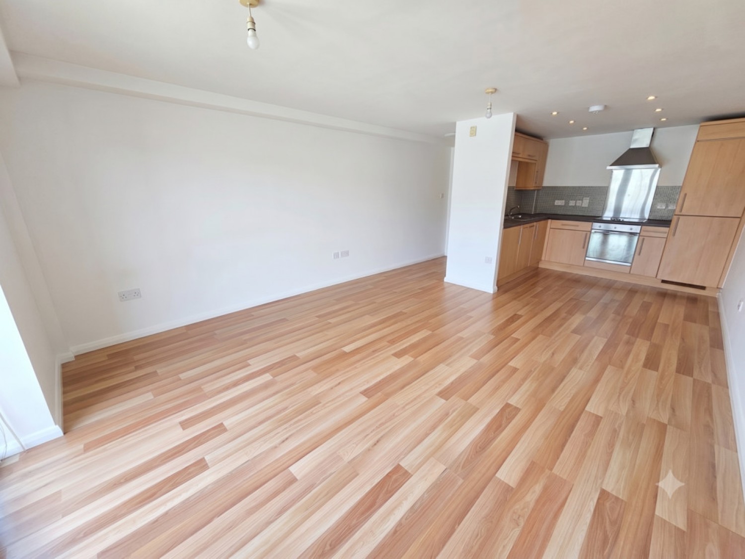 2 bedroom Flat for Letting The Ironworks, Paddock