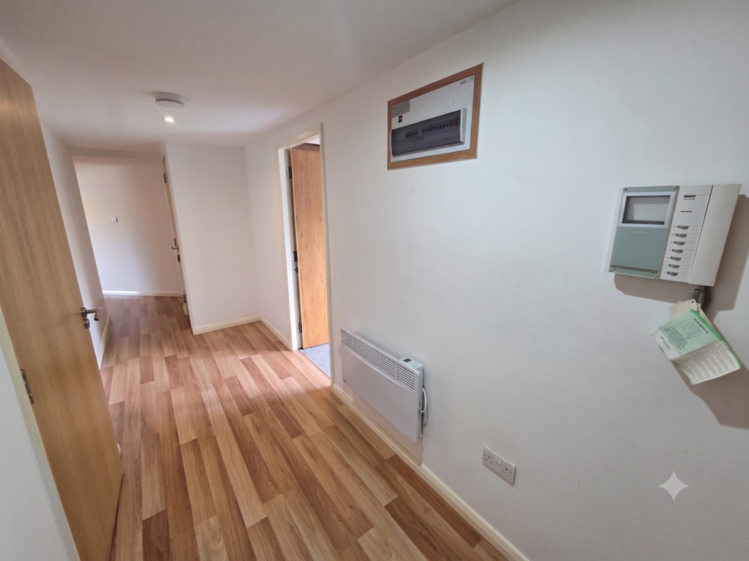 2 bedroom Flat for Letting The Ironworks, Paddock