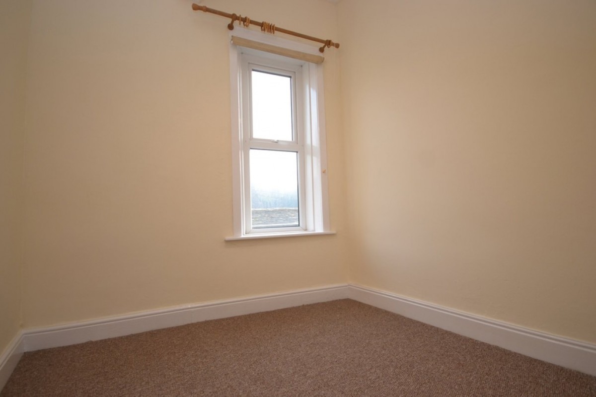 Almondbury Bank, Moldgreen