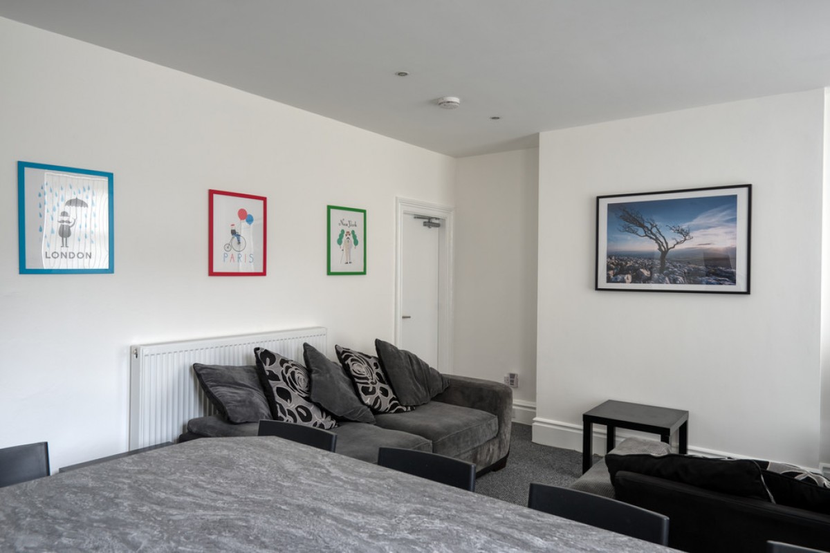 Somerset Road, Almondbury