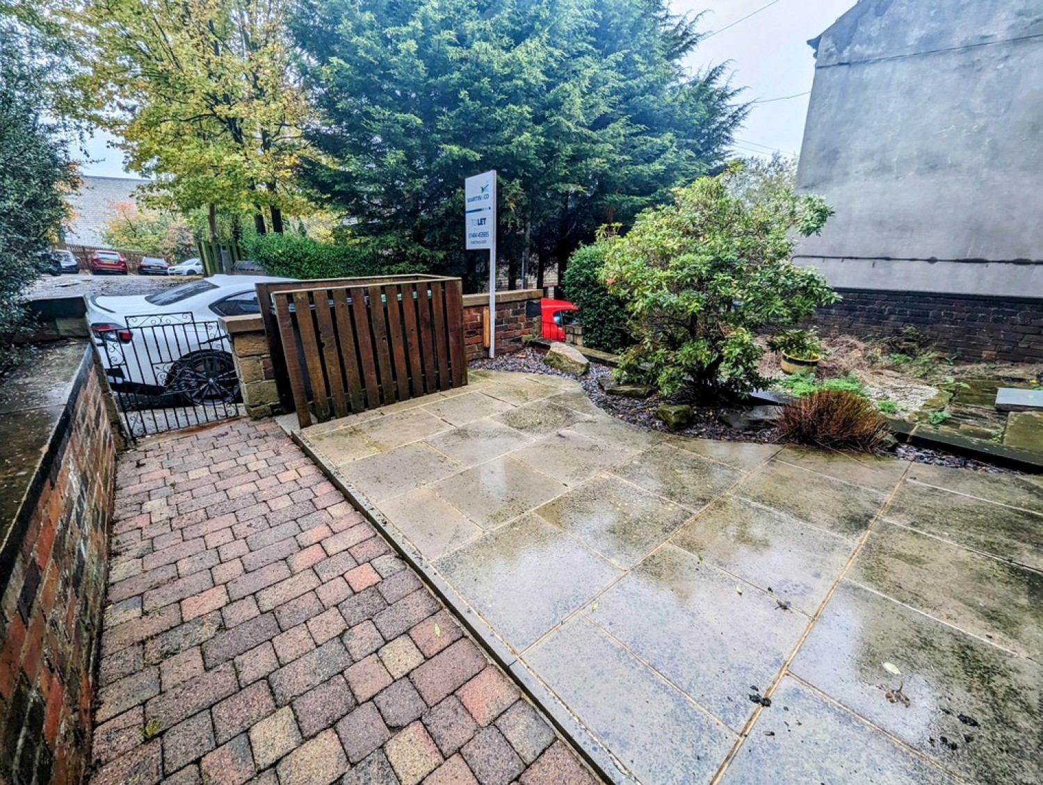 2 bedroom House for Letting Highroyd Lane, Huddersfield