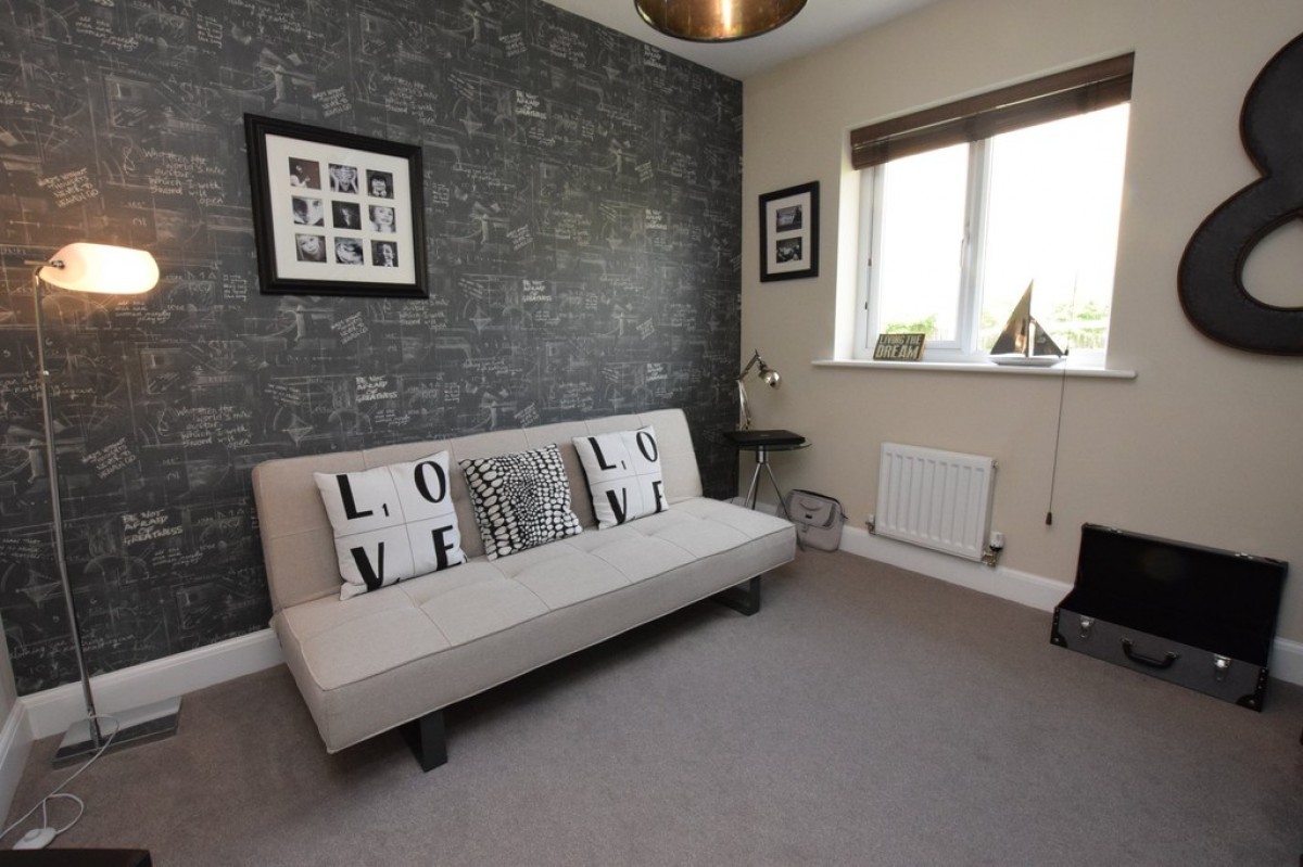 Bridges Avenue, Lindley Park
