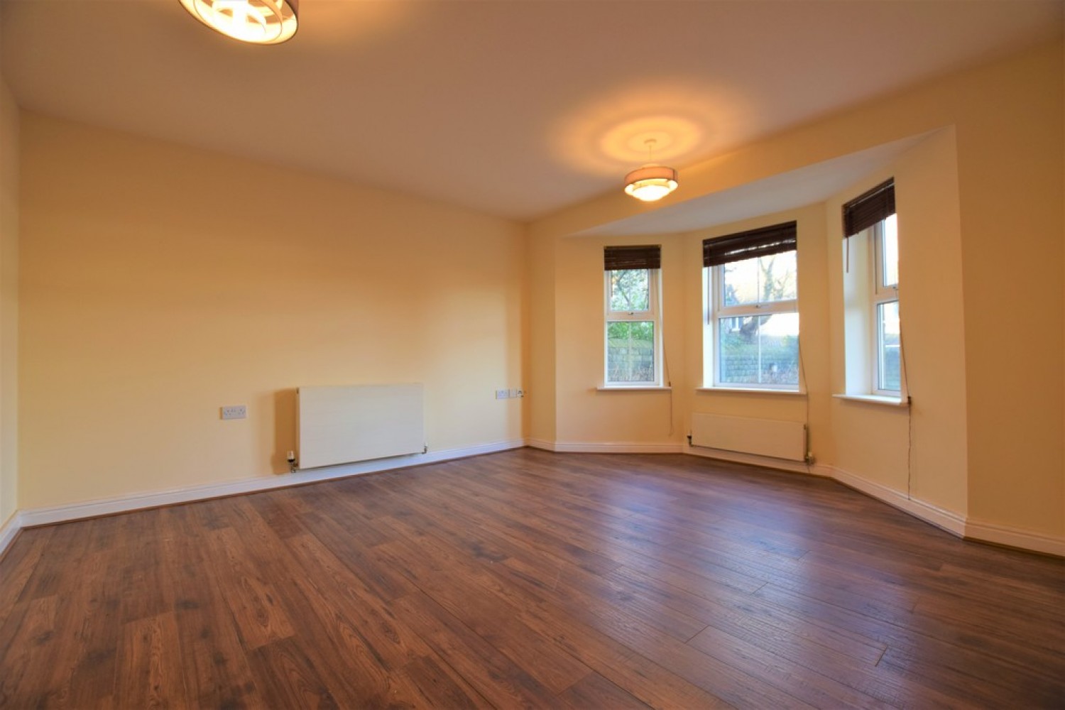 Woodhead Road, Lockwood