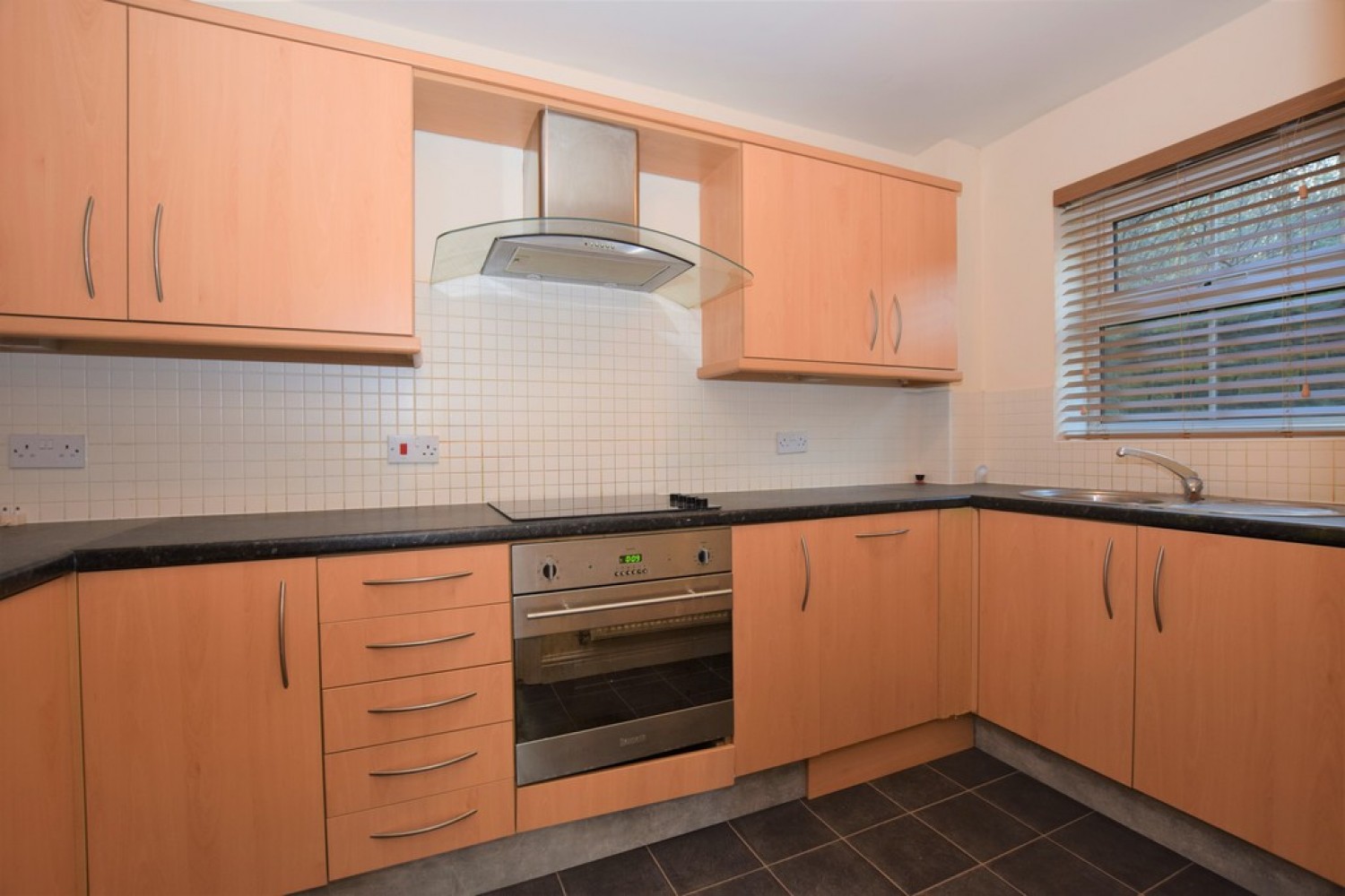 Woodhead Road, Lockwood