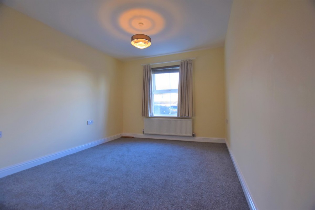 Woodhead Road, Lockwood