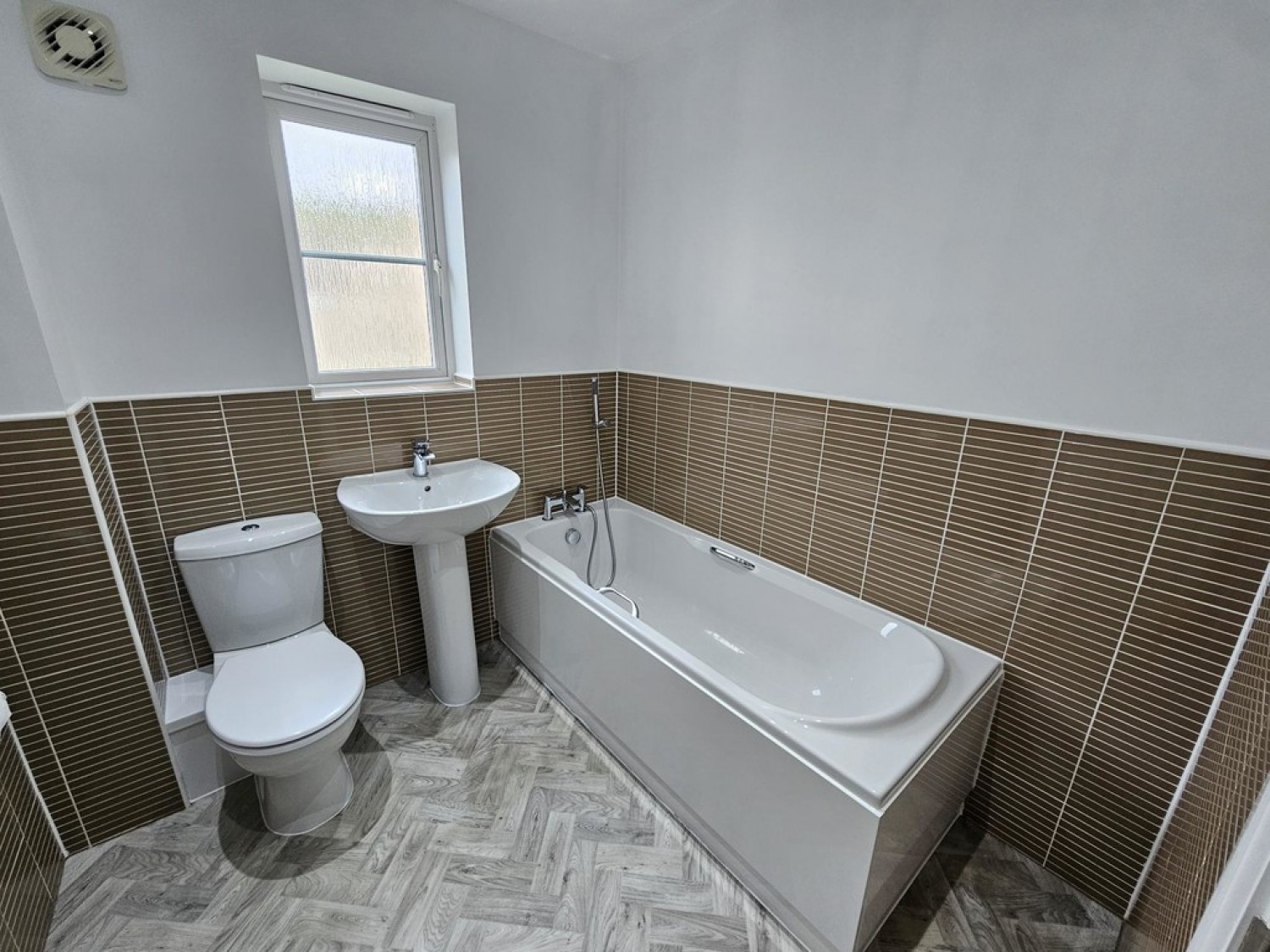 3 bedroom House for Letting Hanby Close, Fenay Bridge