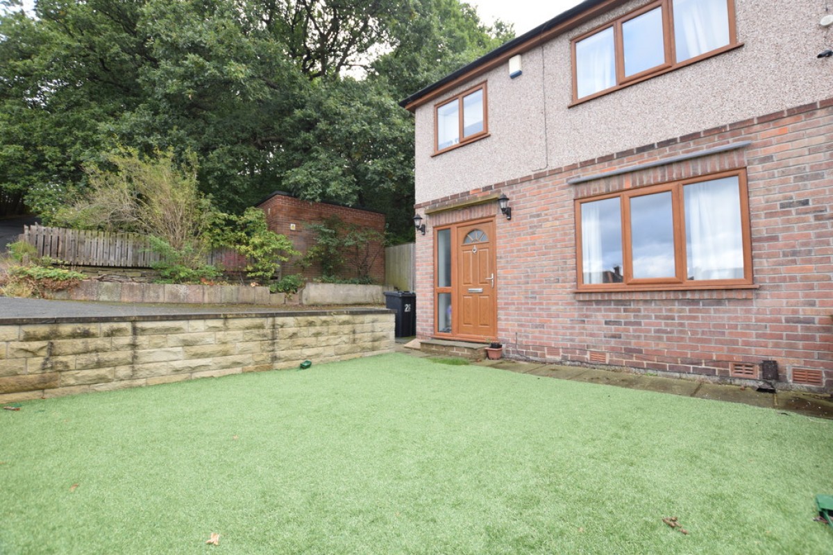 Woodedge Avenue, Dalton