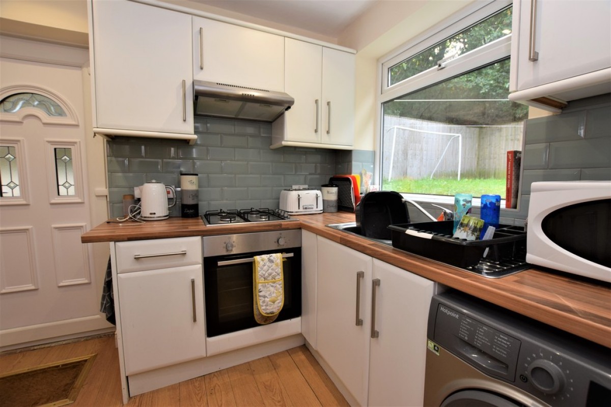 Woodedge Avenue, Dalton