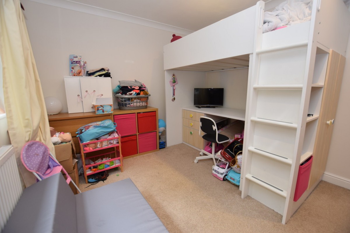 Woodedge Avenue, Dalton