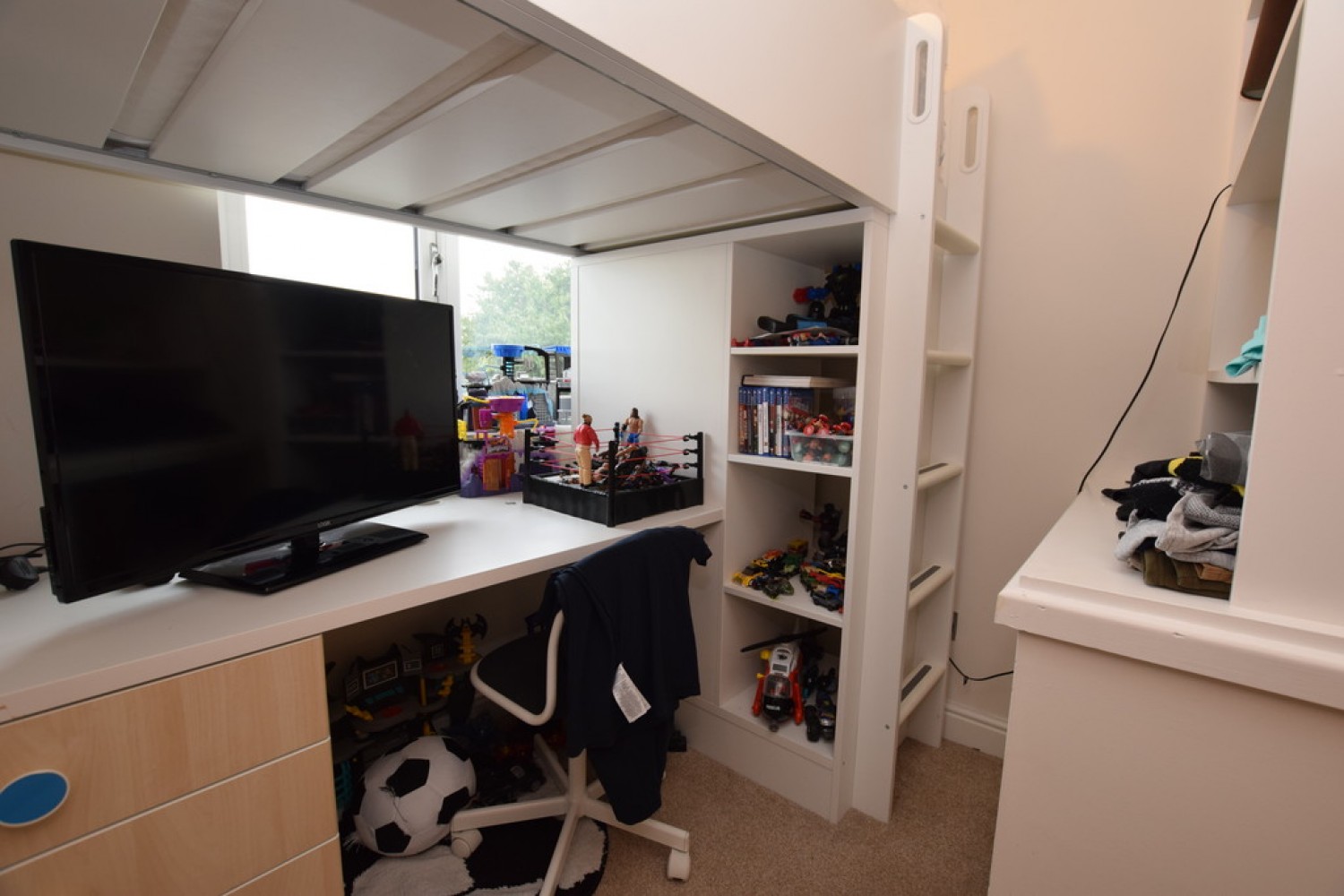 Woodedge Avenue, Dalton