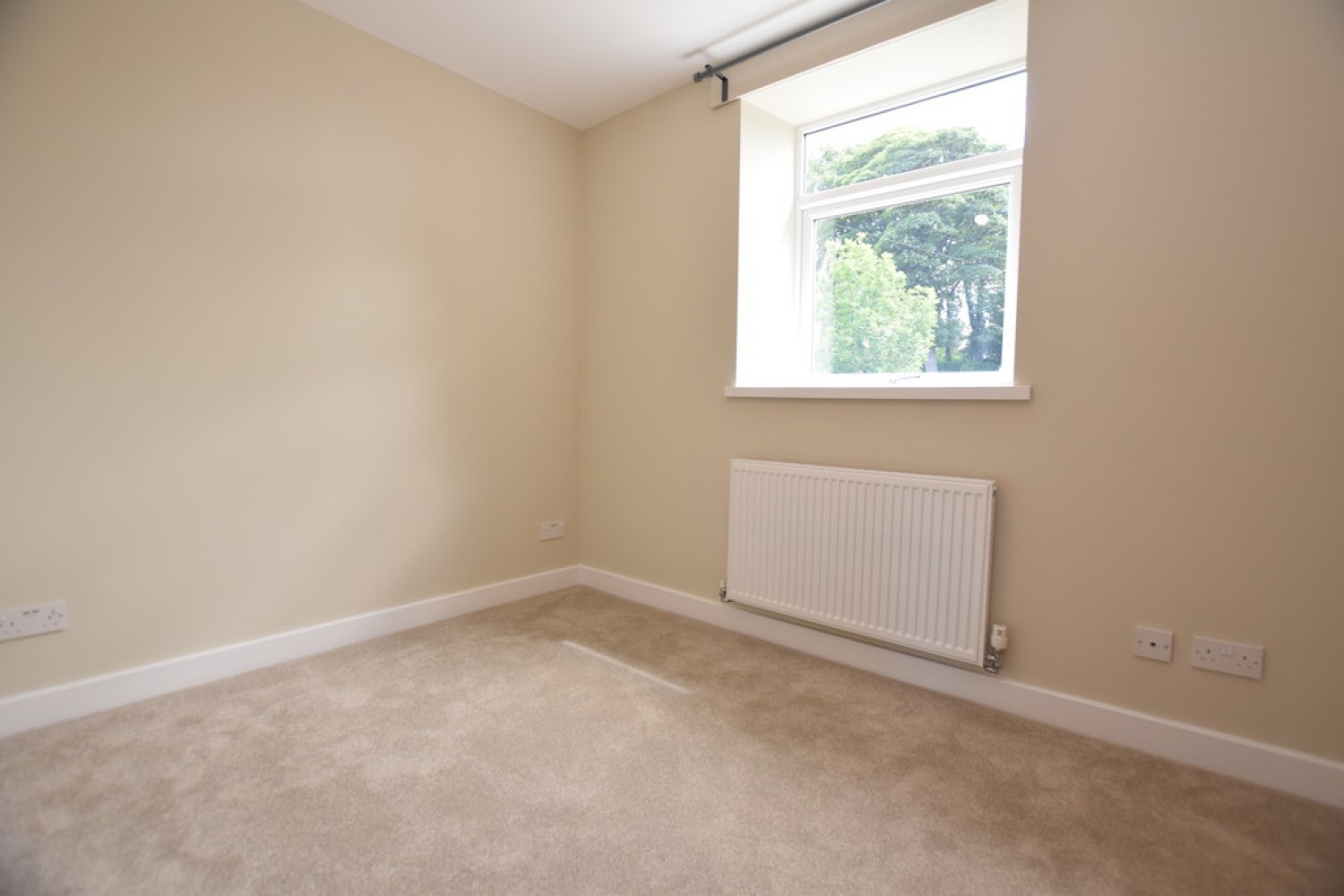 2 bedroom House for Letting Huddersfield Road, Shelley