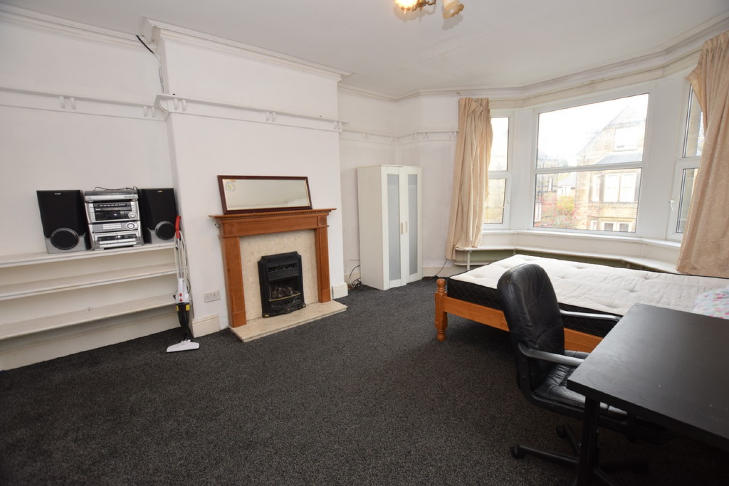 4 bedroom Flat for Letting Mountjoy Road, Edgerton