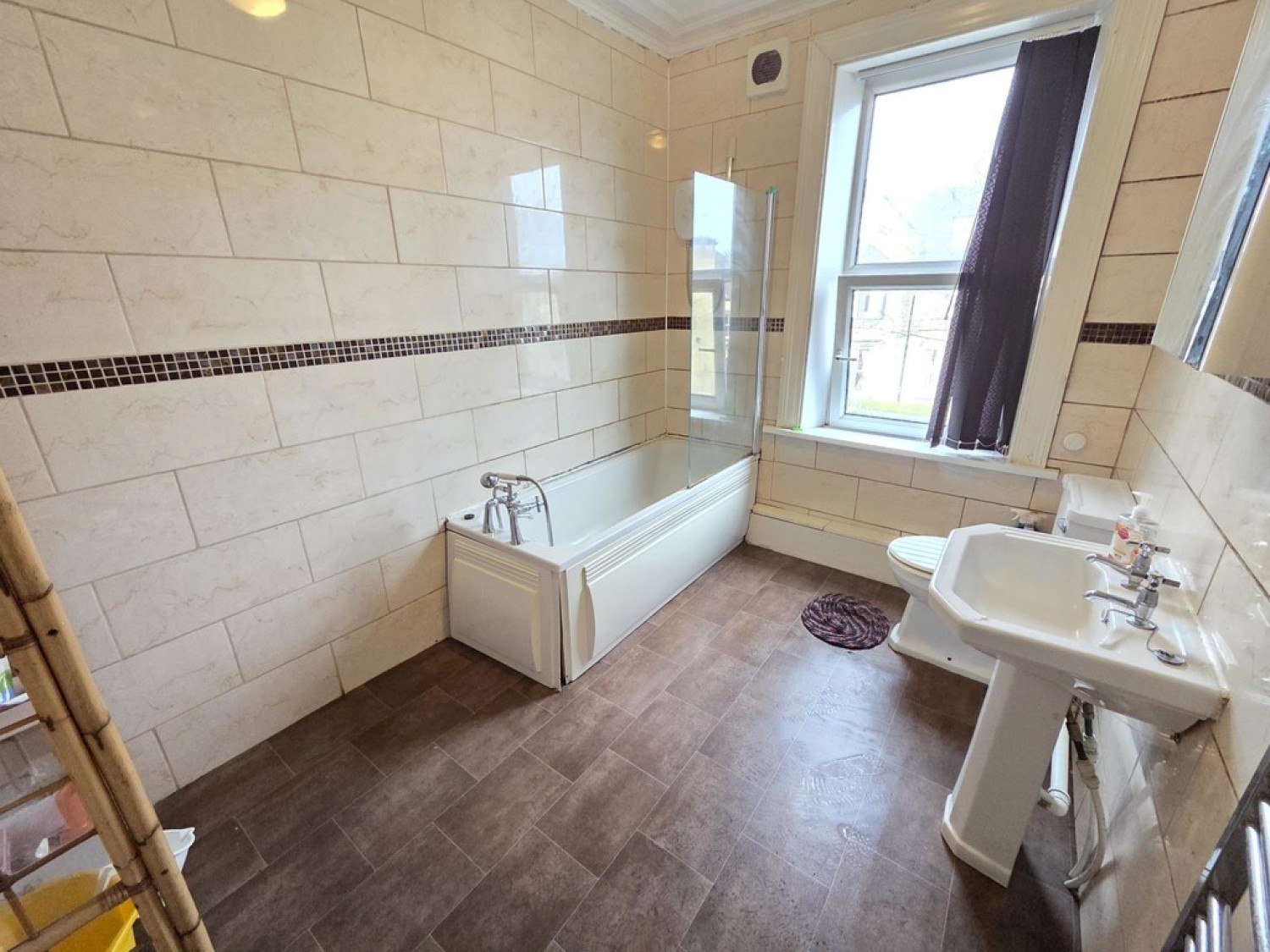 4 bedroom Flat for Letting Mountjoy Road, Edgerton