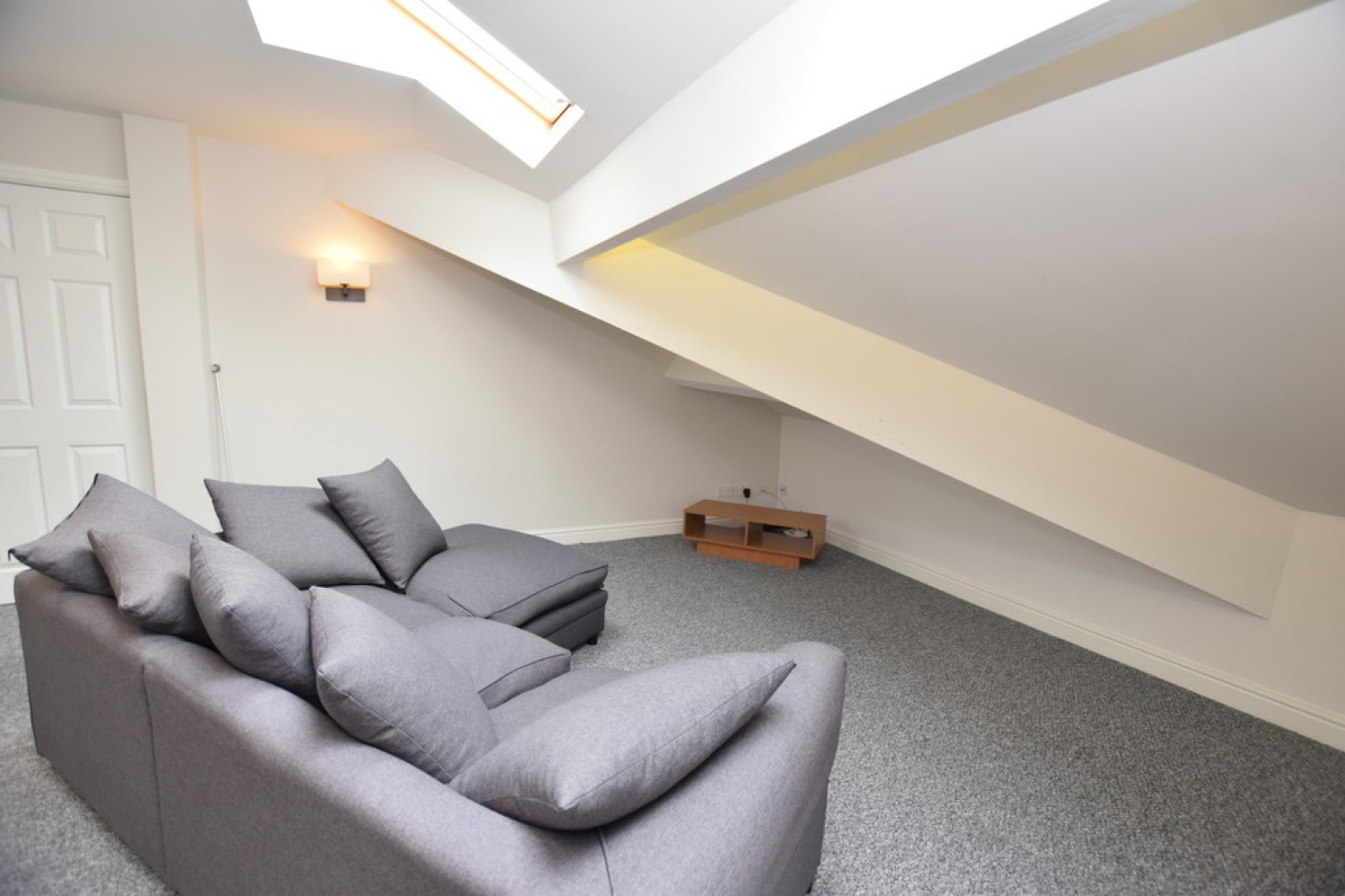 2 bedroom Flat for Letting Occupation Road, Lindley