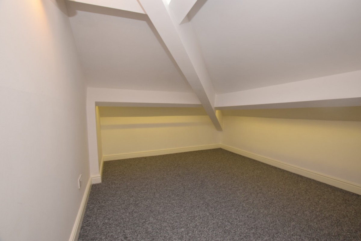 Occupation Road, Lindley