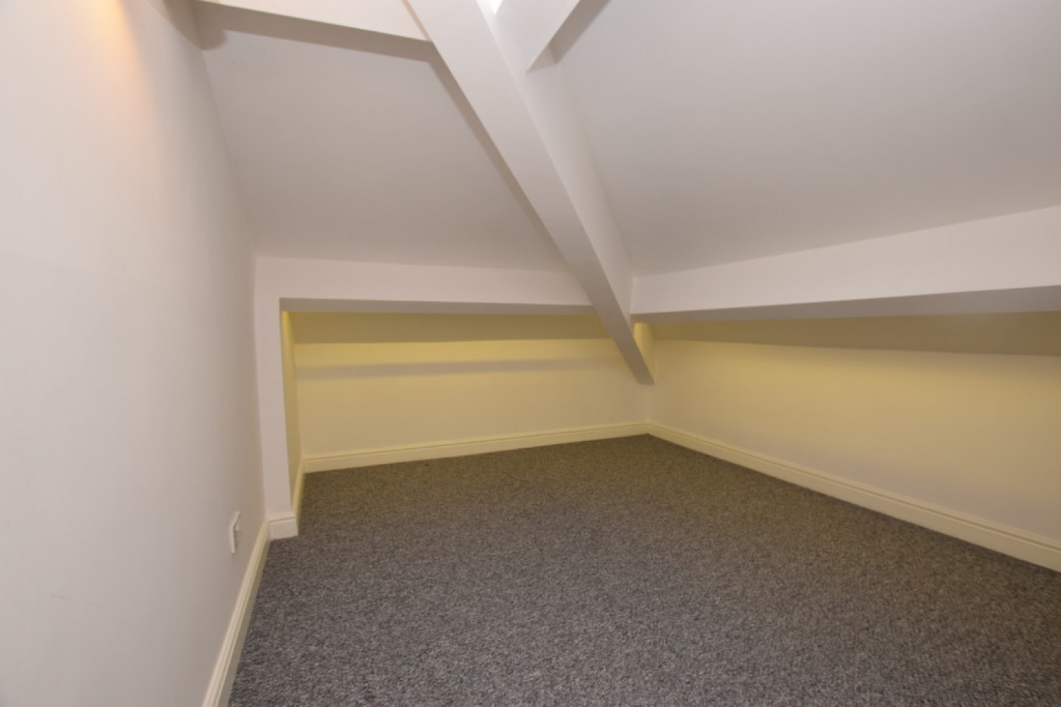 2 bedroom Flat for Letting Occupation Road, Lindley