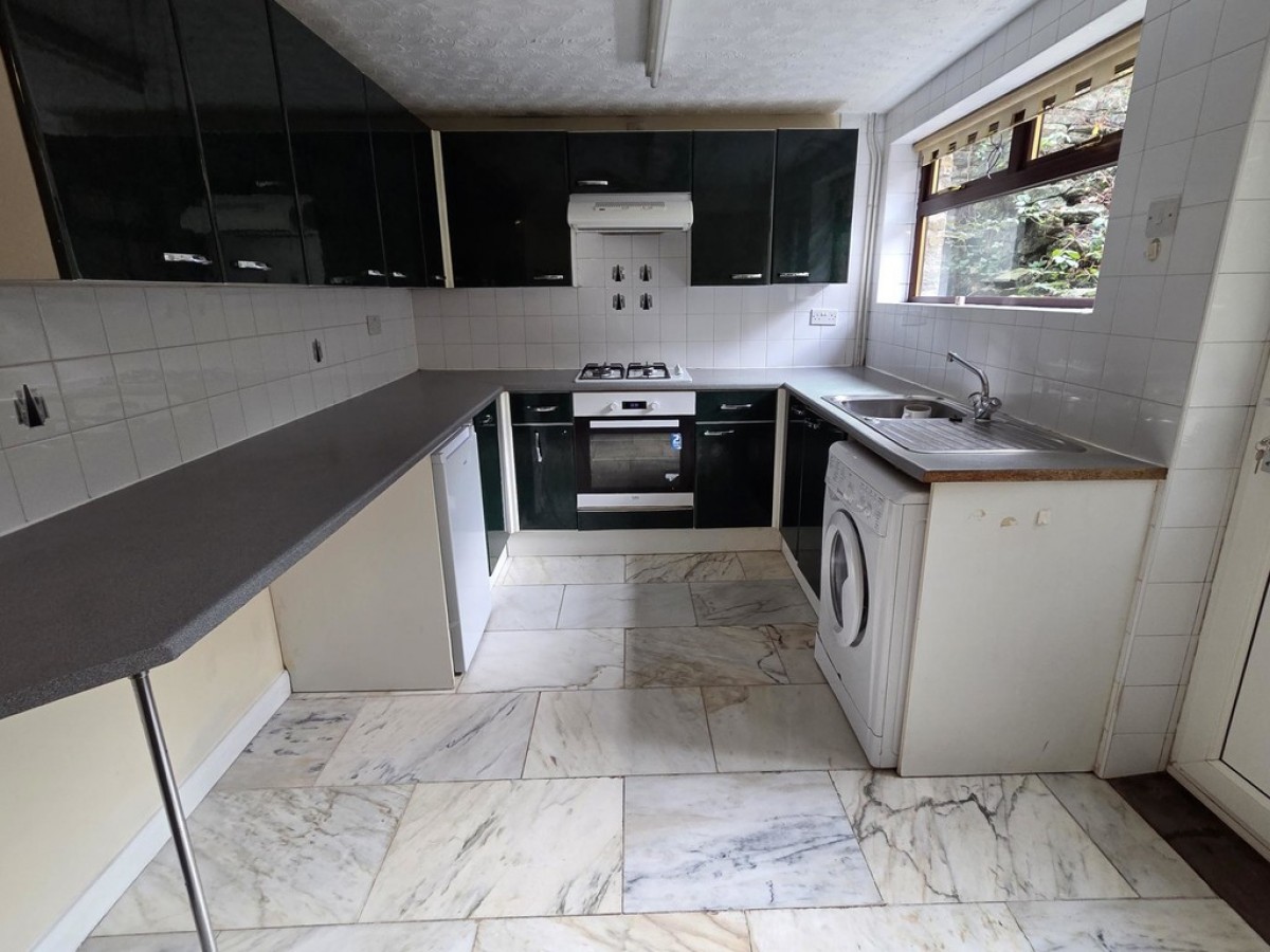 Robin Hood Hill Road, Berry Brow