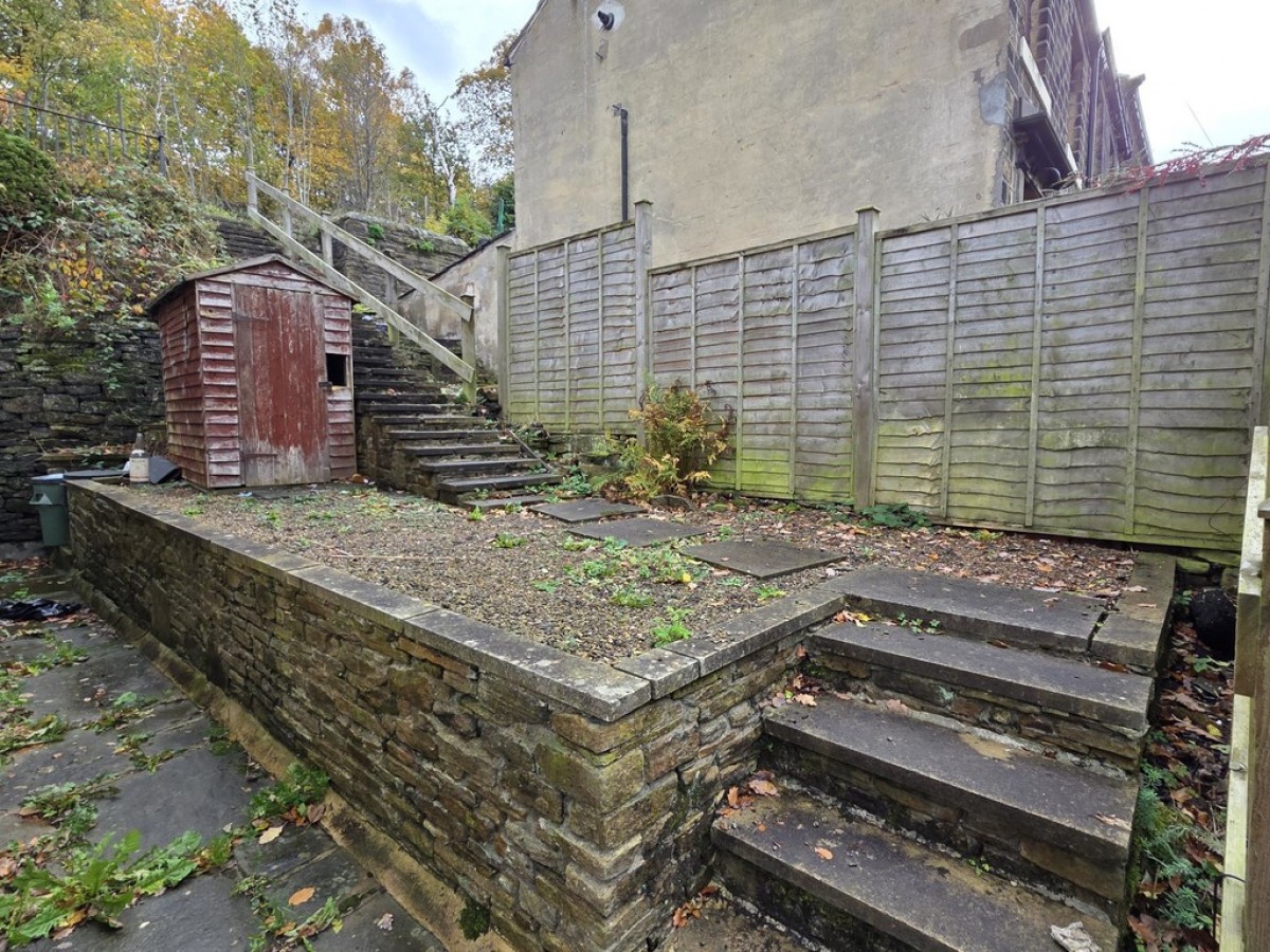 Robin Hood Hill Road, Berry Brow