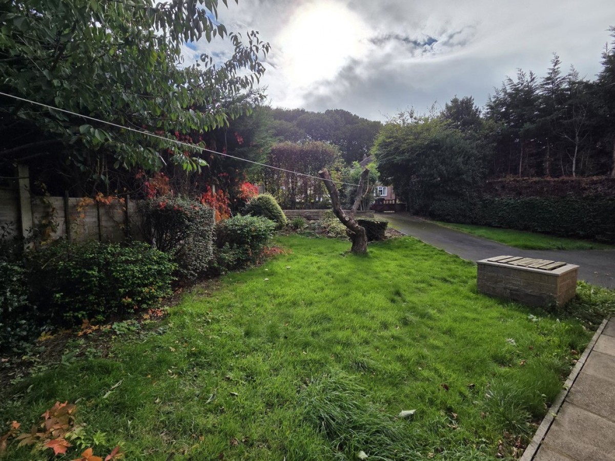 Albany Drive, Dalton
