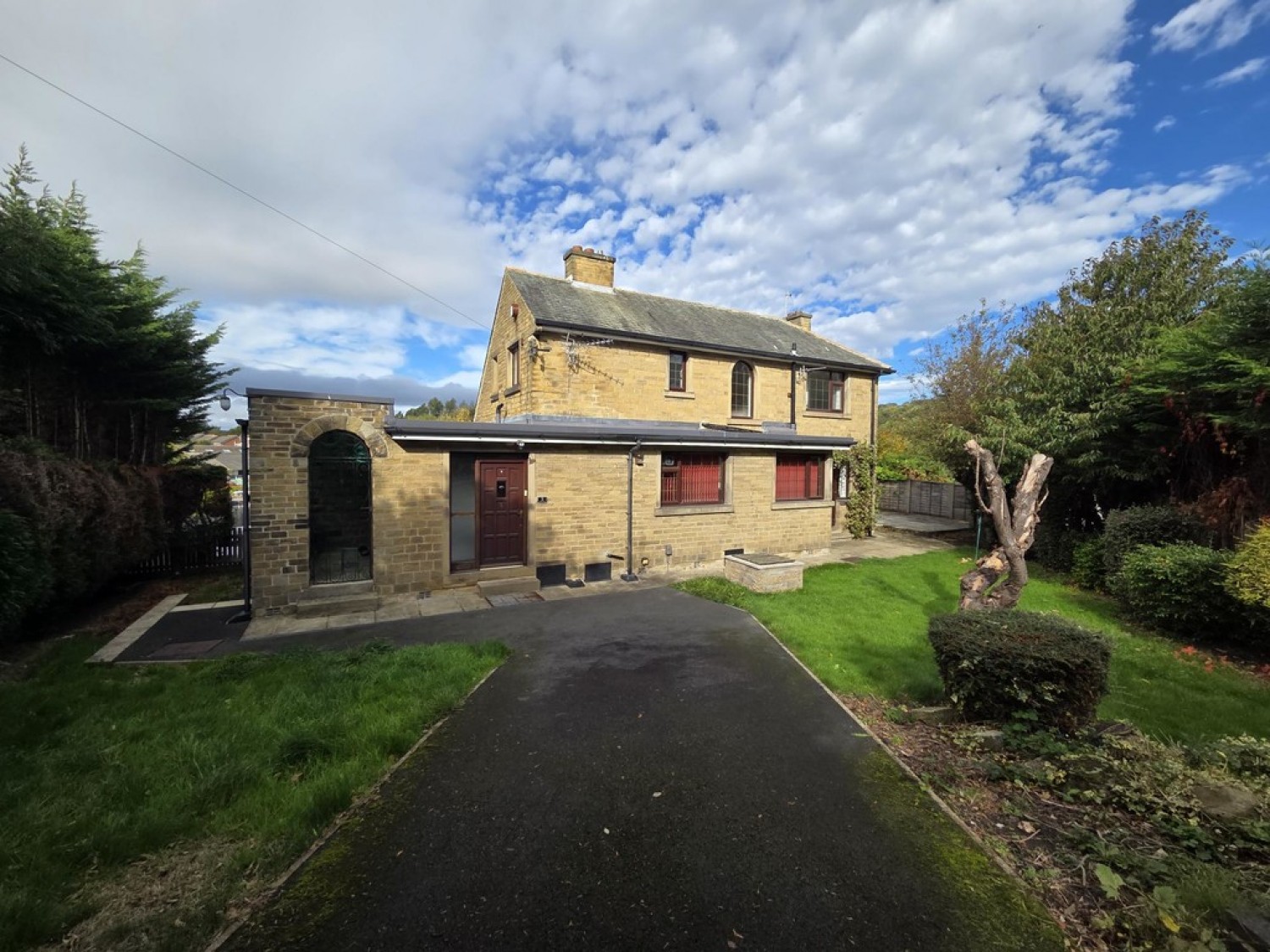 4 bedroom House for Letting Albany Drive, Dalton