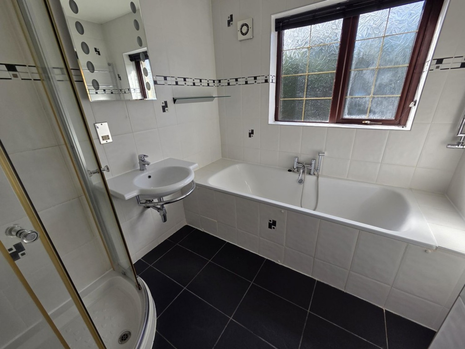 4 bedroom House for Letting Albany Drive, Dalton