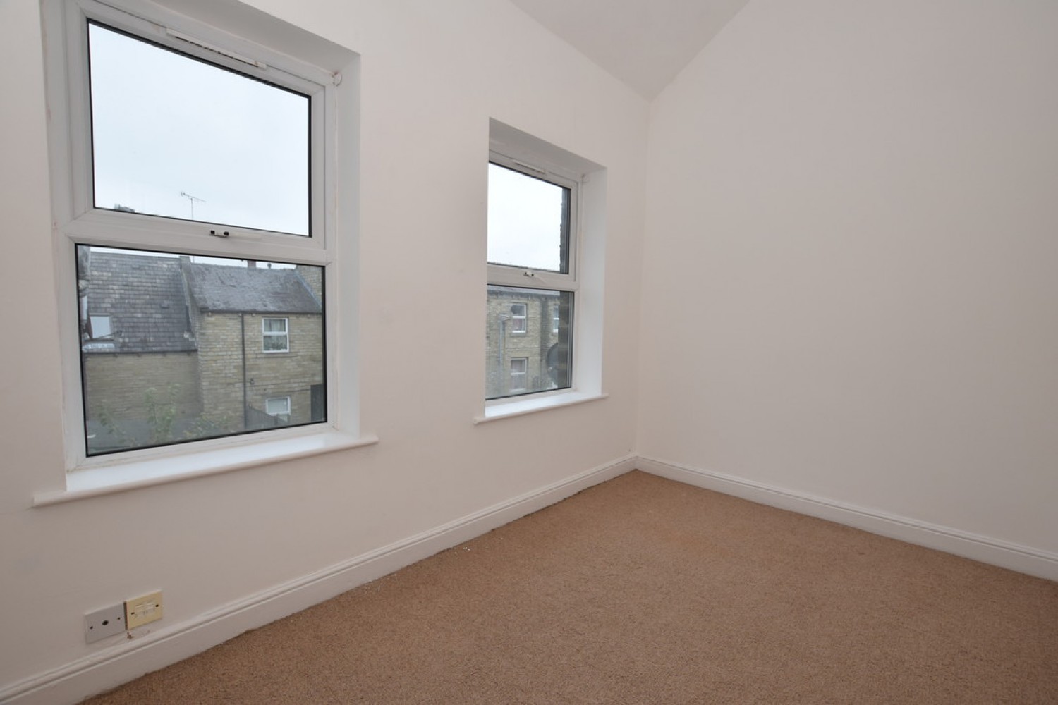 2 bedroom House for Letting Pickford Street, Milnsbridge