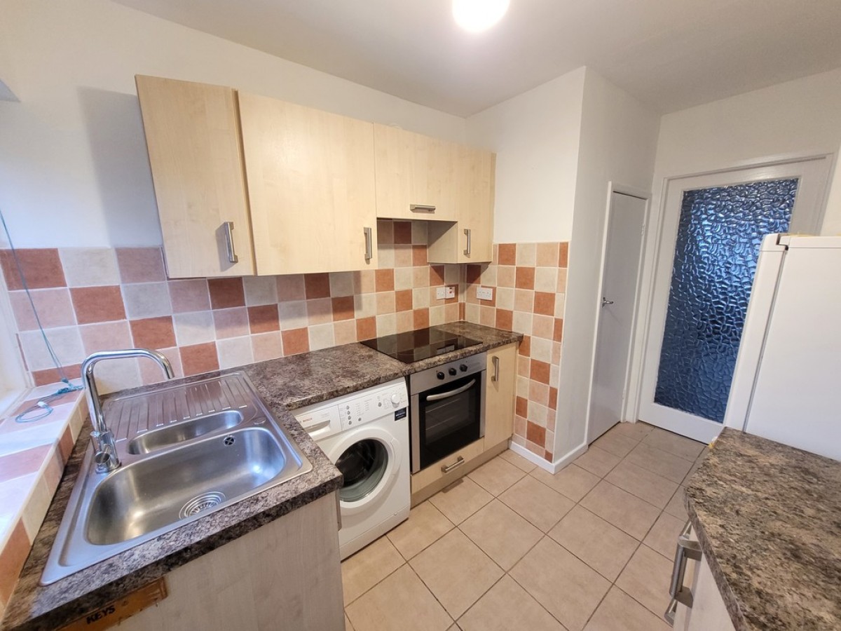 Woodlands Road, Lepton