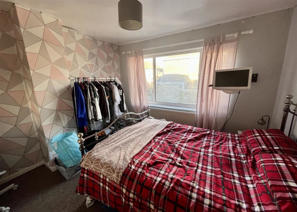 Woodlands Road, Lepton