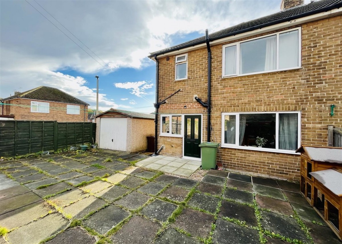 Woodlands Road, Lepton
