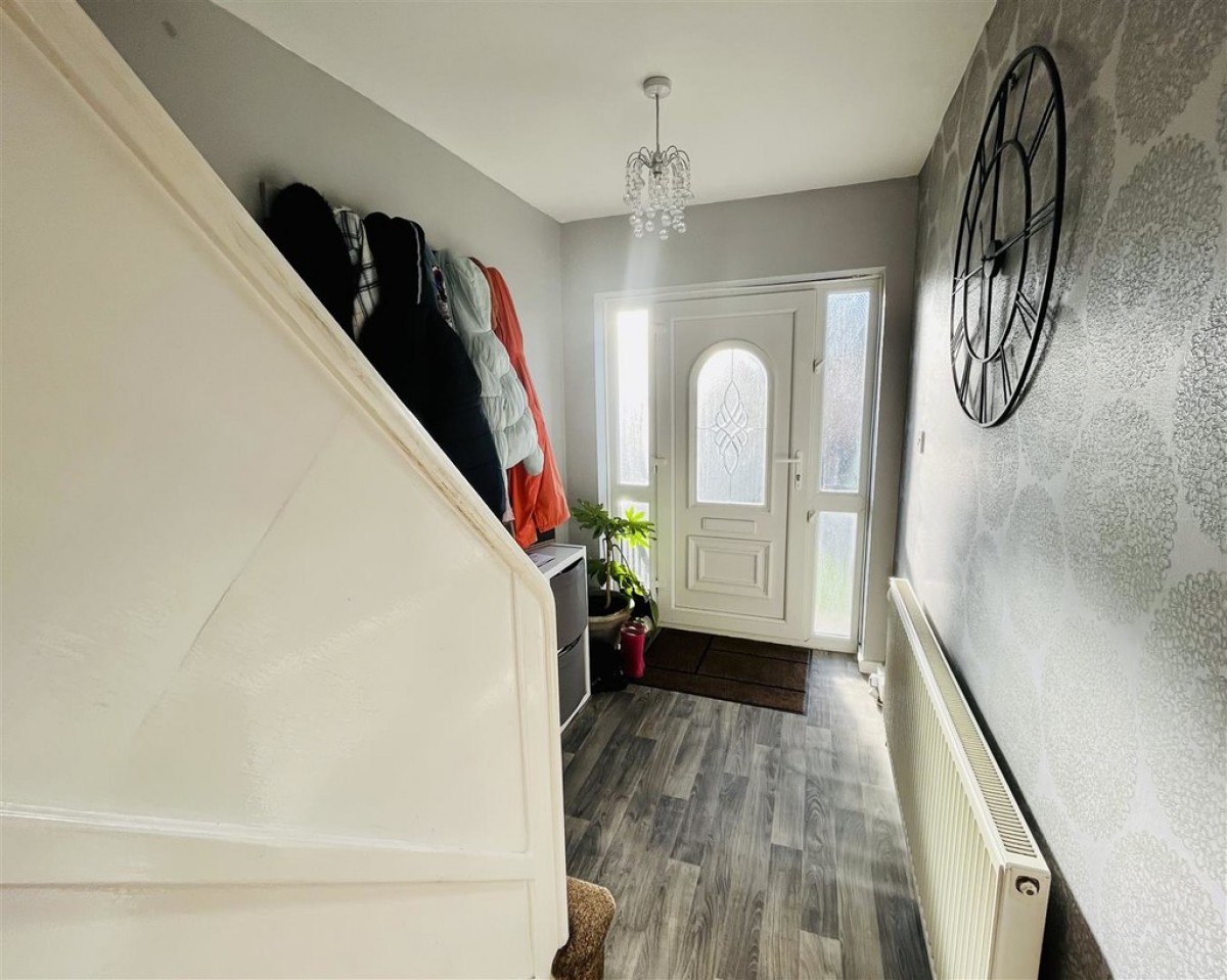 Woodlands Road, Lepton