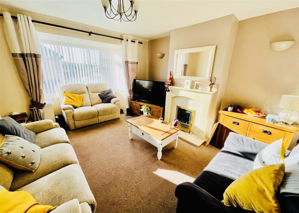 Woodlands Road, Lepton