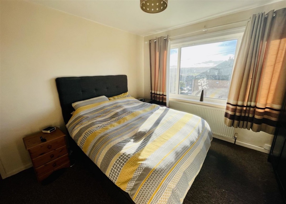 Woodlands Road, Lepton