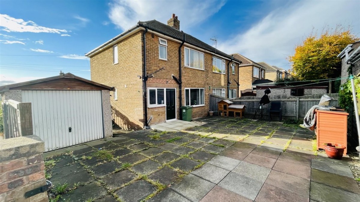 Woodlands Road, Lepton
