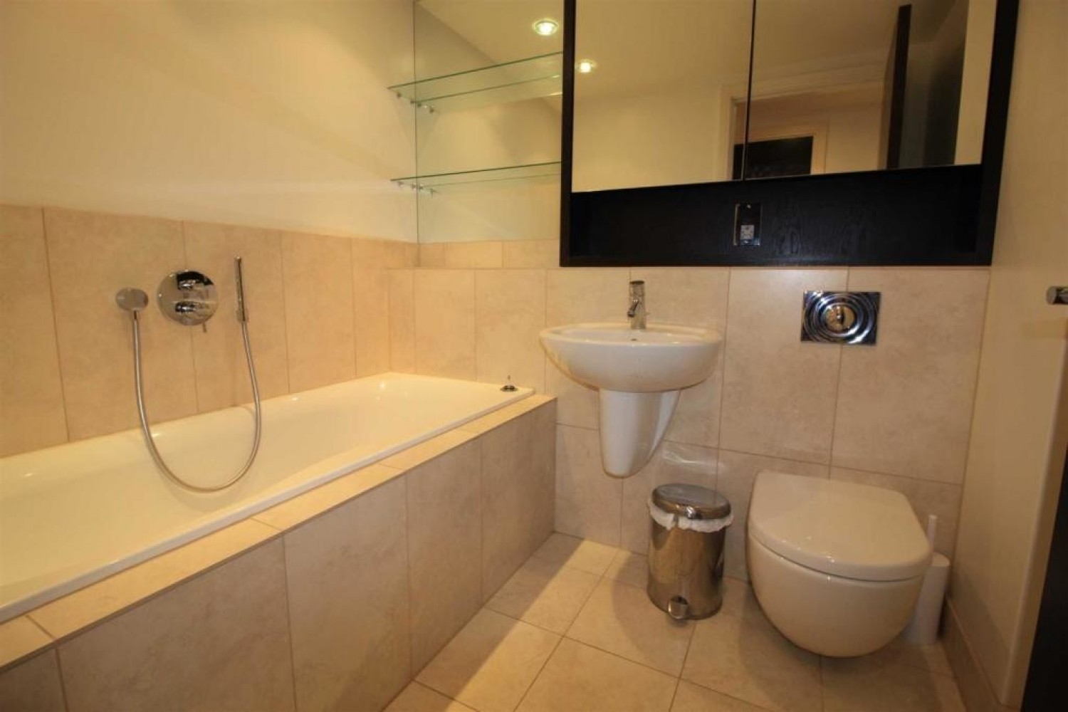 2 bedroom Flat for Letting Equilibrium, Lindley
