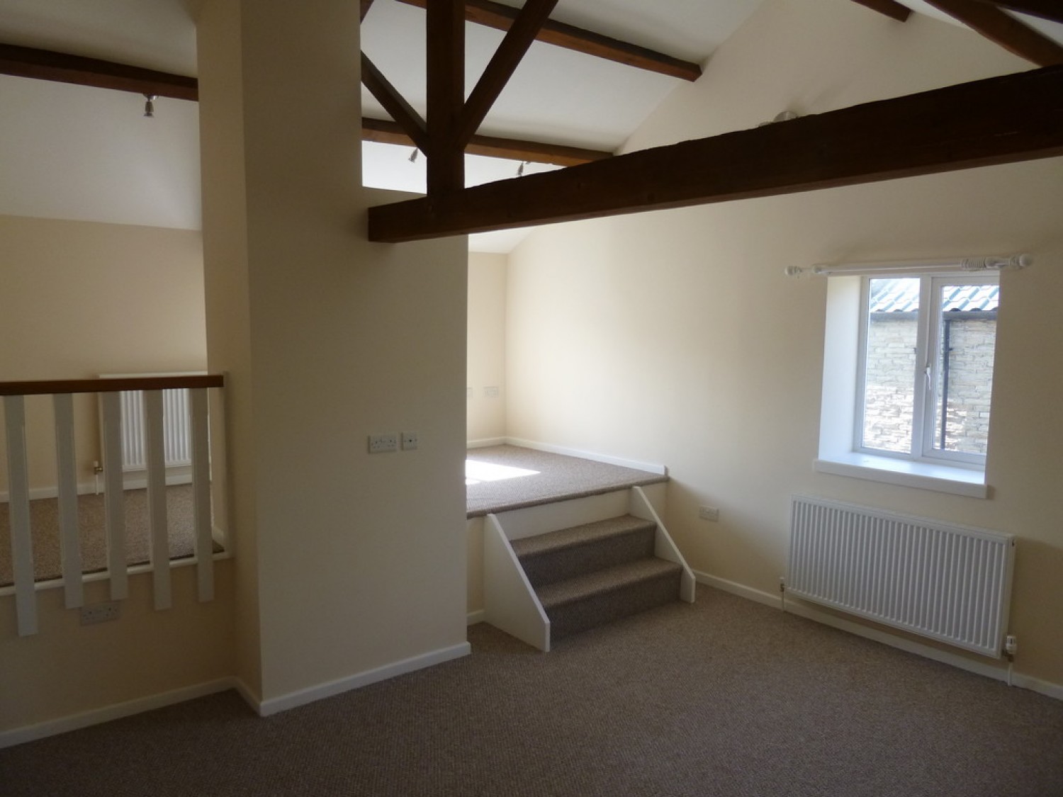 Highfield Lane, Lascelles Hall