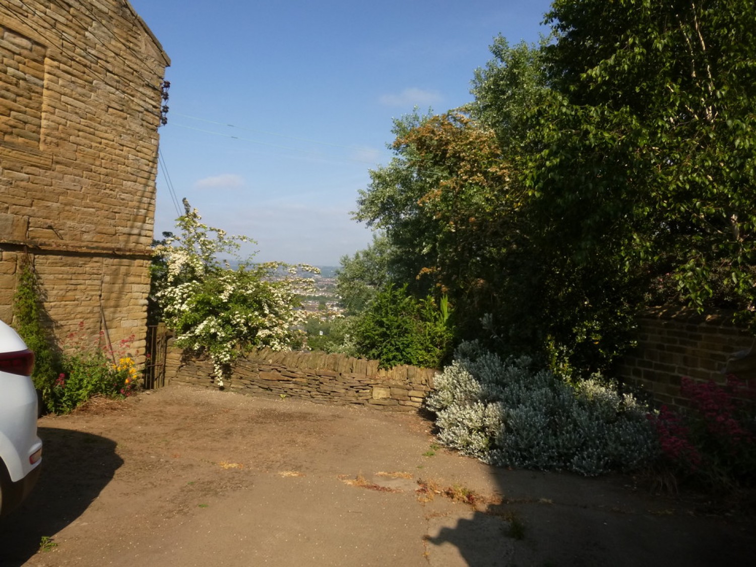 Highfield Lane, Lascelles Hall