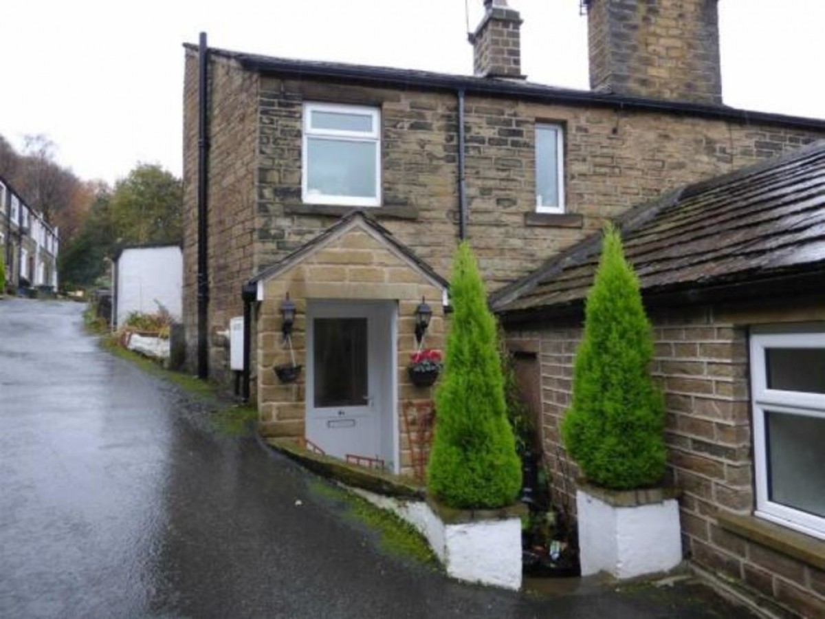 Slant Gate, Kirkburton