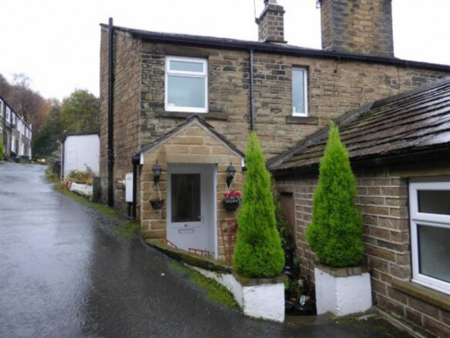 Slant Gate, Kirkburton