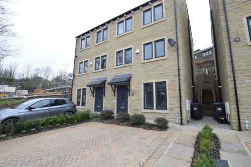 Hillcrest View, Golcar