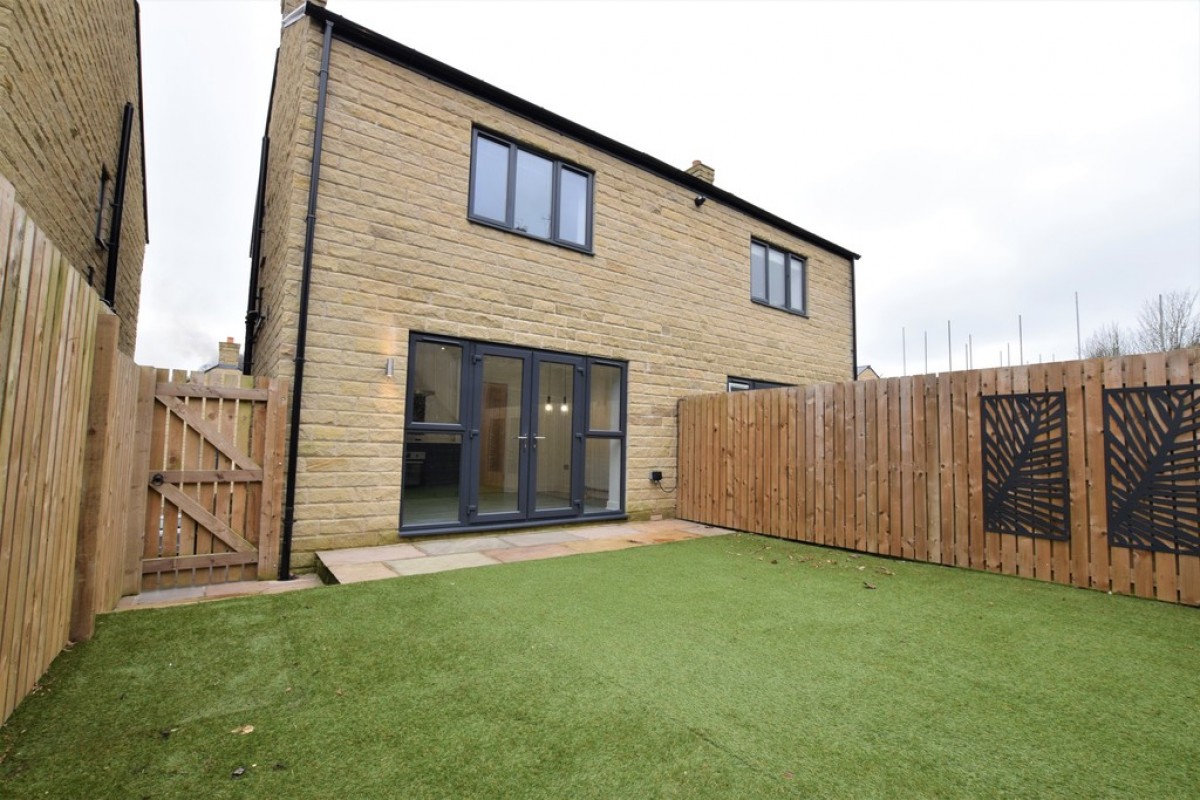 Hillcrest View, Golcar