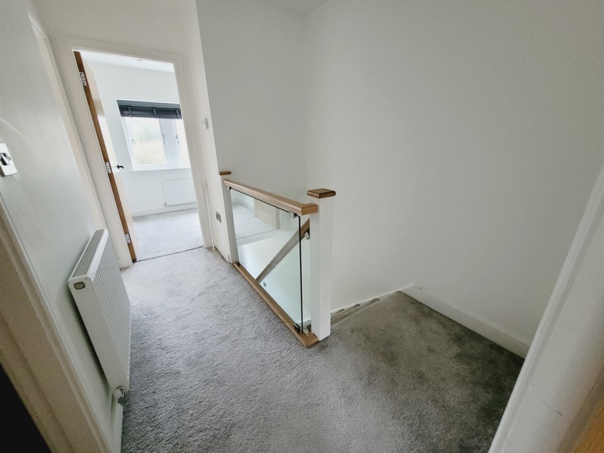 Hillcrest View, Golcar