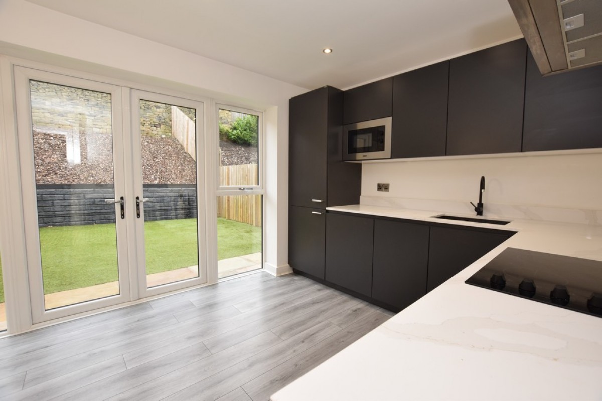 Hillcrest View, Golcar