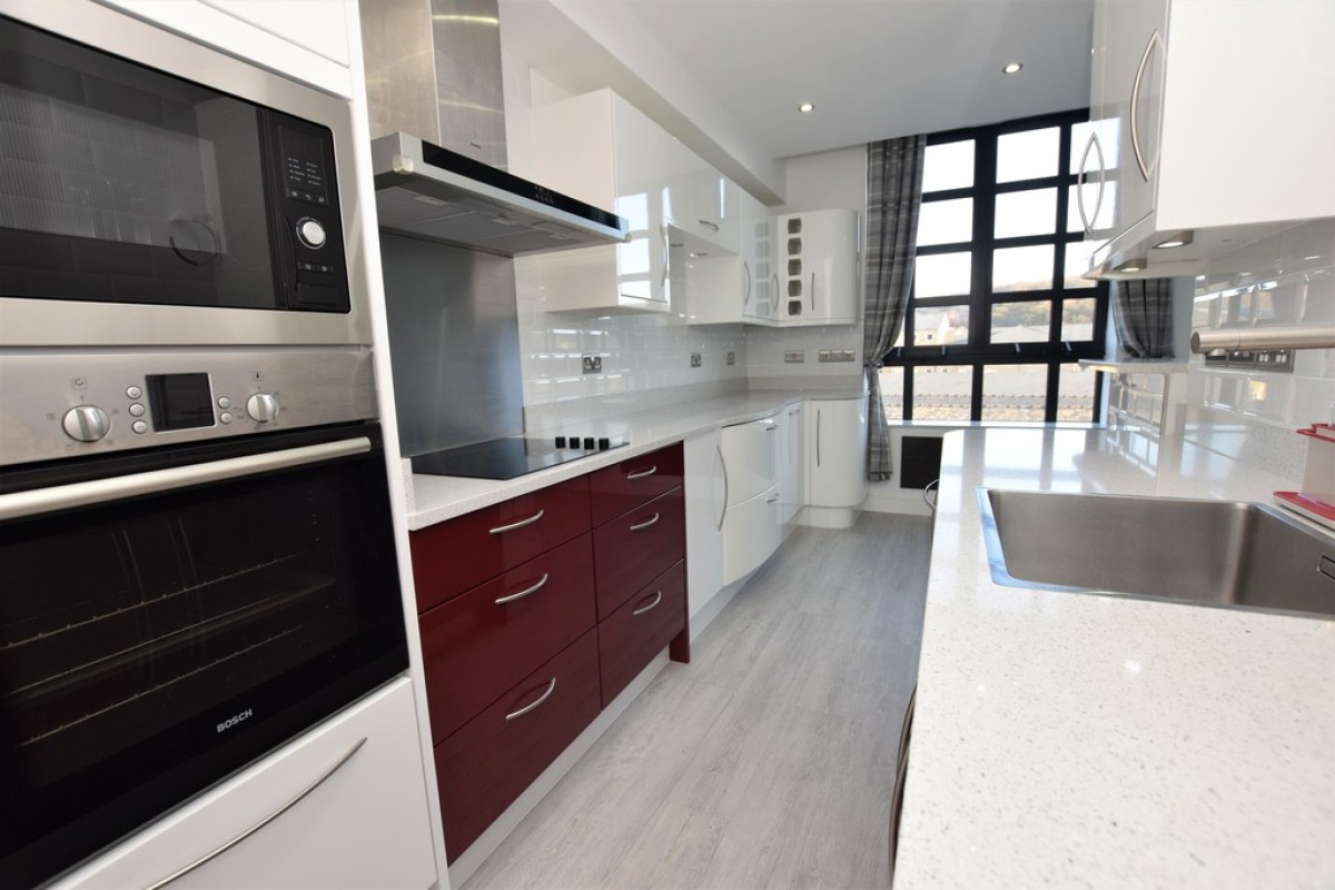 The Melting Point, Commercial Street