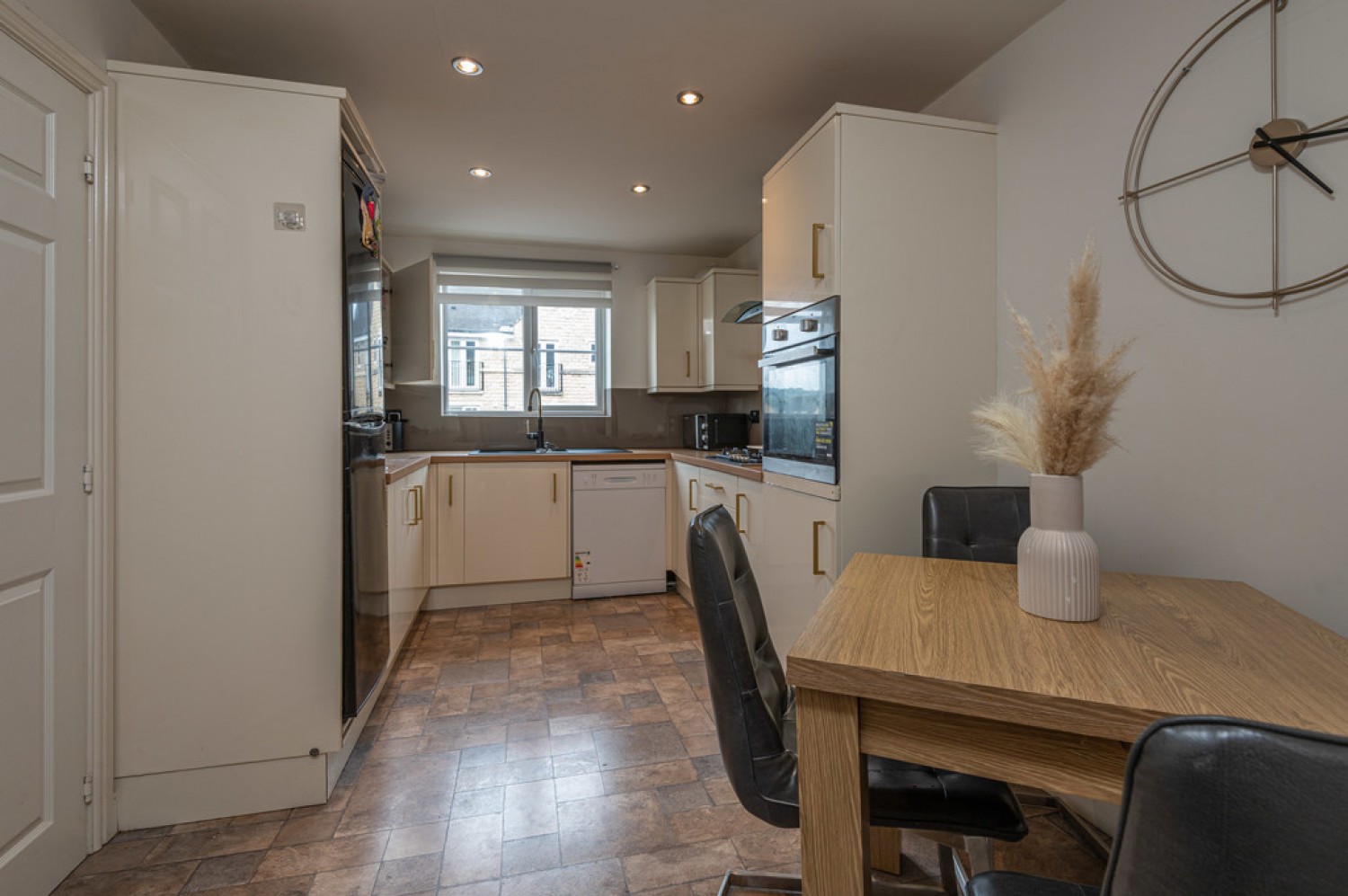 4 bedroom House for Sale Hanby Close, Fenay Bridge