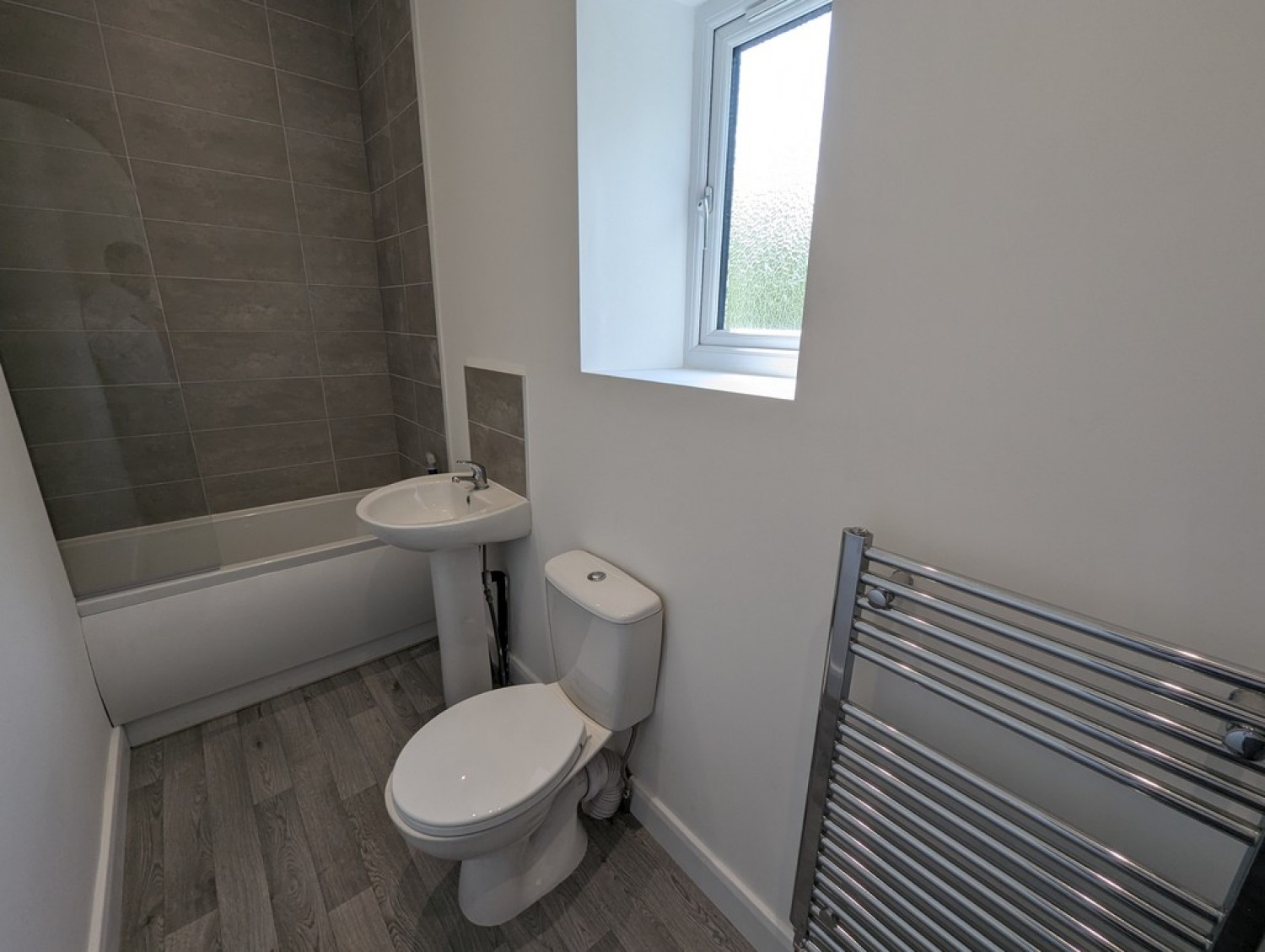 2 bedroom House for Letting Leeds Road, Bradley