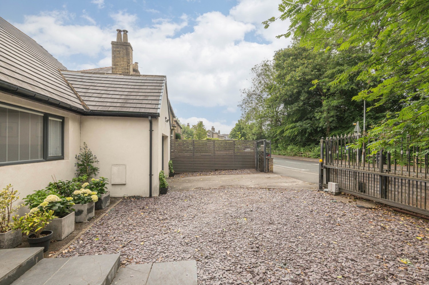 Heaton Road, Gledholt